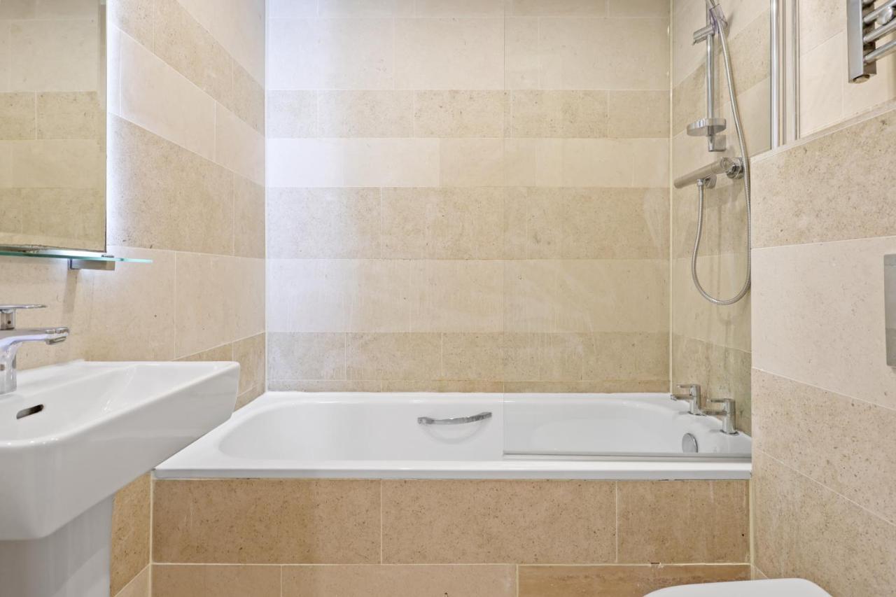 Spacious 1 Bedroom Flat London Kültér fotó